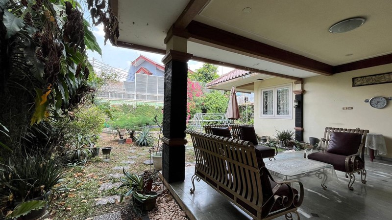 Rumah Besar Lokasi Strategis di Tebet Timur Jakarta Selatan