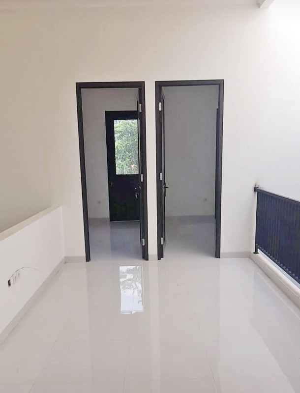 Rumah Baru Modern di Islamic Village - Siap Huni di Kawasan Elite