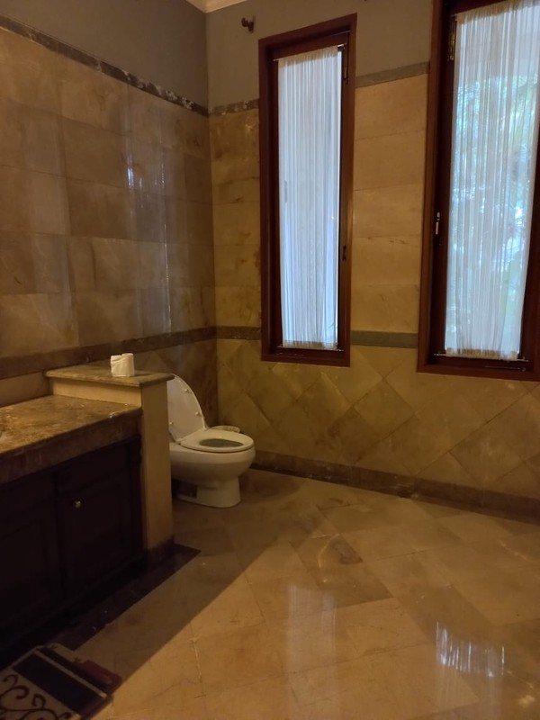 Dijual Rumah mewah eksklusif di kawasan premium Sekolah Duta, Pondok Indah, Jakarta Selatan.