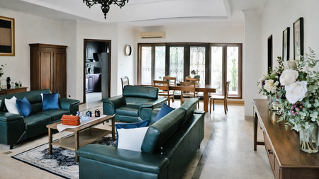 Rumah Bagus di Ragunan dengan Kolam Renang Pribadi - Hunian Eksklusif di Jakarta Selatan