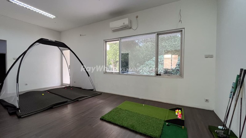 Rumah Strategis Poisisi Hook Jl.Kerinci Raya Kebayoran Baru, Jakarta Selatan