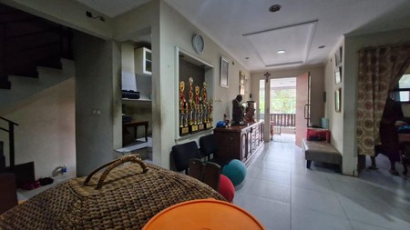 Dijual Rumah Siap Huni Cocok Untuk Usaha Lokasi Strategis Di Kebayoran Lama, Jakarta Selatan