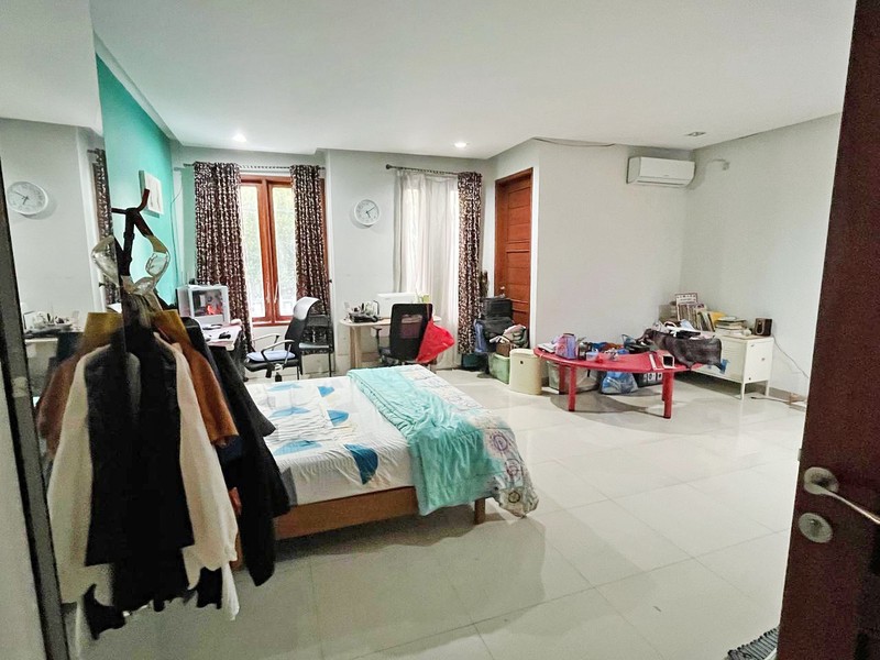 Rumah Mewah Eksklusif di Islamic Village Tangerang - Elegan, Luas & Strategis