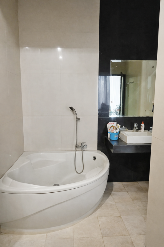 Rumah Mewah Eksklusif di Islamic Village Tangerang - Elegan, Luas & Strategis