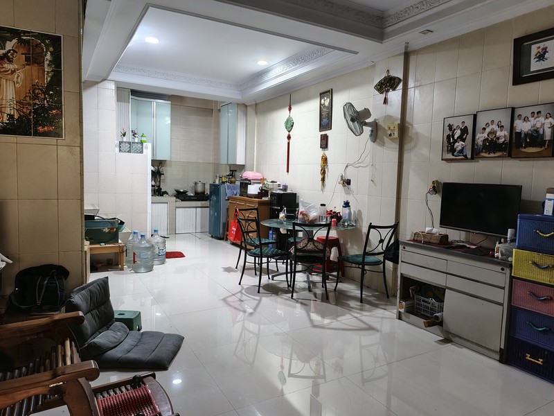 Rumah Nyaman 3 Lantai di Puspa 3 Cengkareng, Jakarta Barat