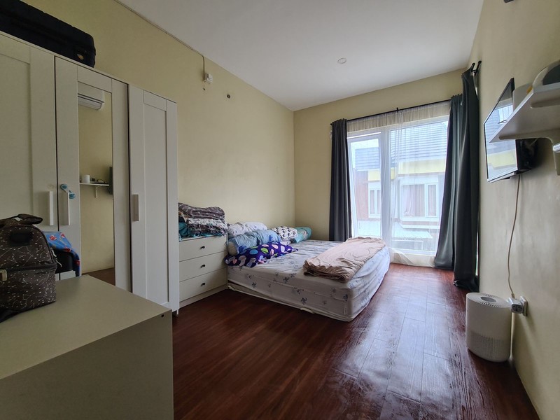 Rumah Minimalis, 2 Lantai Dalam Cluster beba banjir dekat ST Sudimara