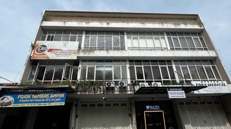 TURUN HARGA 200 JUTA Dijual / Disewakan Ruko Rungkut Asri Tengah, Surabaya Timur Lokasi strategis; kondisi bagus; setiap lantai ada kamar mandi