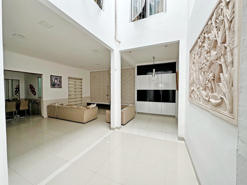 Rumah Elegan di Cluster San Lorenzo Gading Serpong - Eksklusif & Bernilai Tinggi