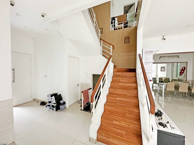 Rumah Elegan di Cluster San Lorenzo Gading Serpong - Eksklusif & Bernilai Tinggi