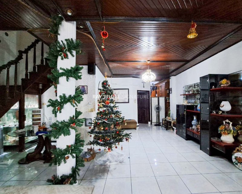 Rumah 2 Lantai strategis di Jl Danau Dibawah, Benhil