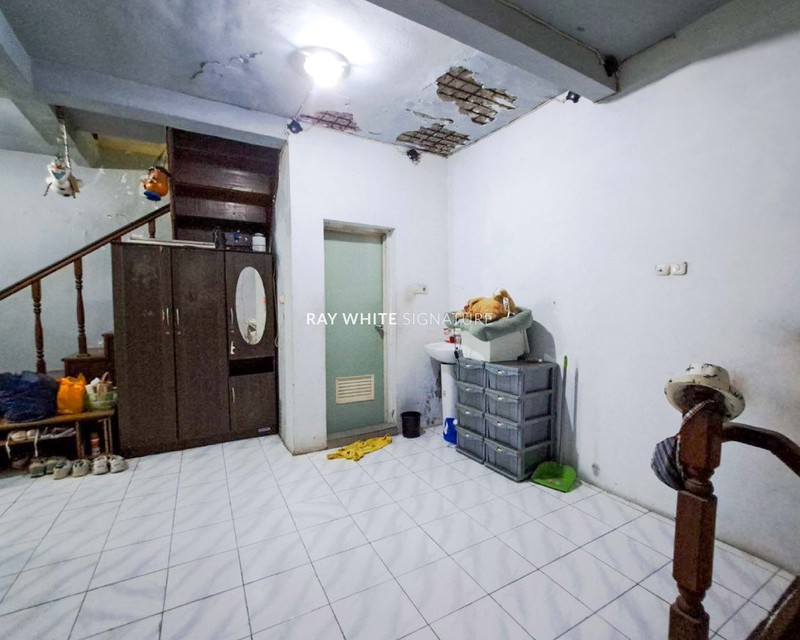 Rumah 2 Lantai strategis di Jl Danau Dibawah, Benhil