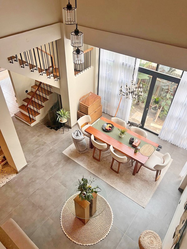 Rumah 3 Lantai Modern Desain Elegan Fasad Mewah di Cirendeu Tangerang Selatan