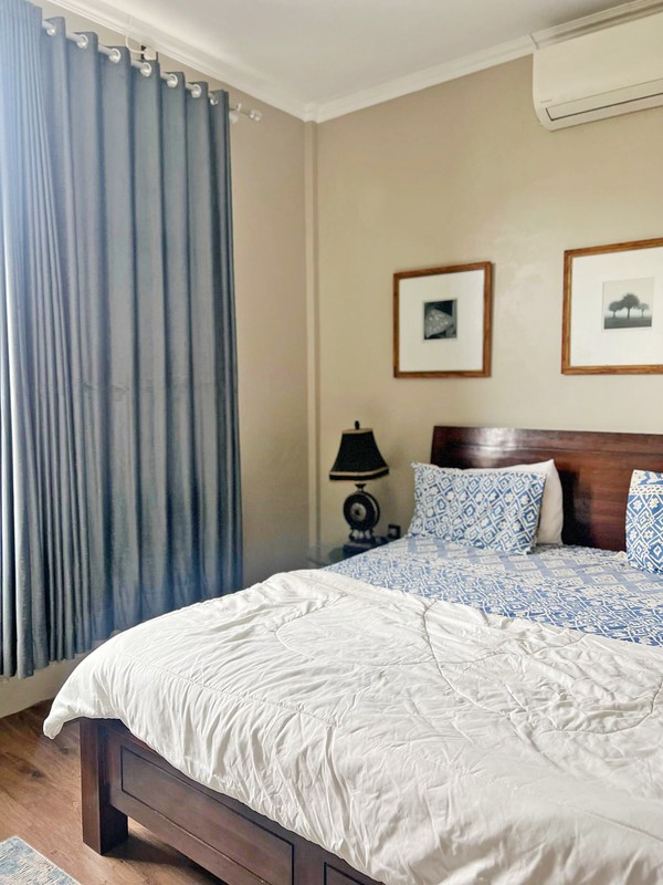 Rumah 3 Lantai Modern Desain Elegan Fasad Mewah di Cirendeu Tangerang Selatan