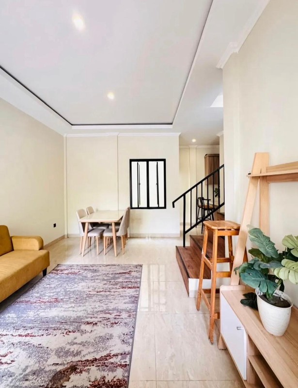 Rumah 3 Lantai Modern Minimalis - Fasad Unik di Cirendeu Tangerang Selatan