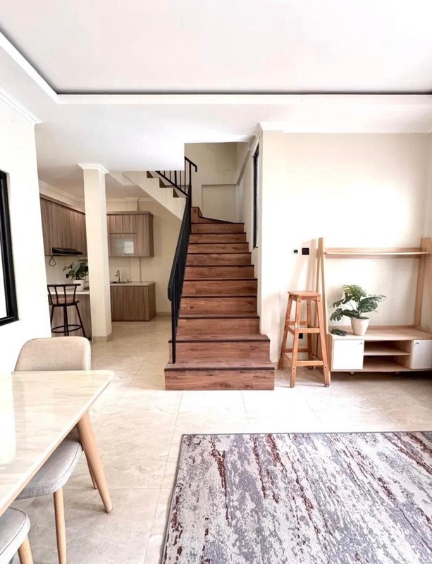 Rumah 3 Lantai Modern Minimalis - Fasad Unik di Cirendeu Tangerang Selatan