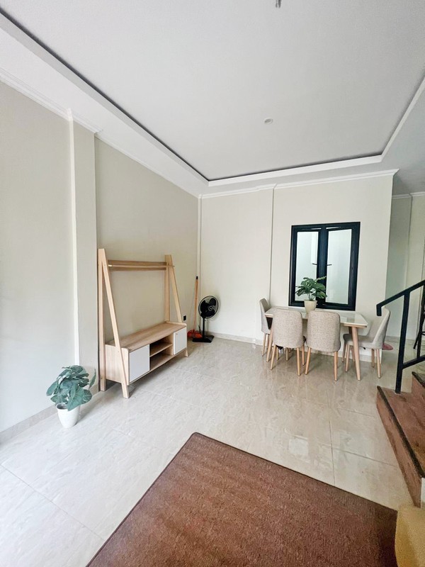 Rumah 3 Lantai Modern Minimalis - Fasad Unik di Cirendeu Tangerang Selatan