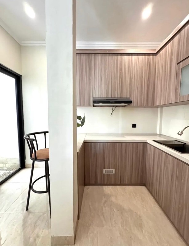 Rumah 3 Lantai Modern Minimalis - Fasad Unik di Cirendeu Tangerang Selatan