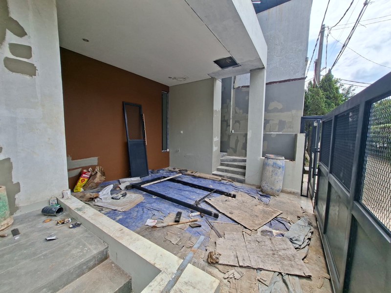 DIJUAL RUMAH CANTIK SIAP HUNI DI CINERE DALAM PROSES FINISHING- DEPOK