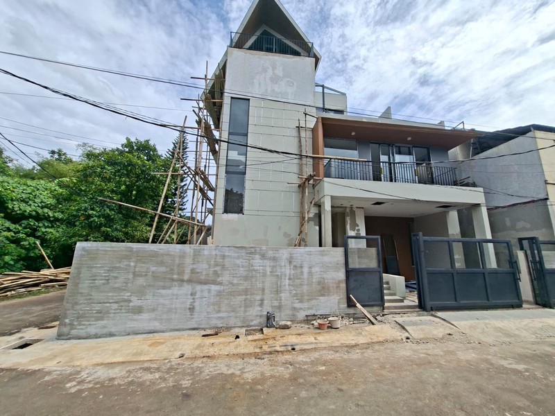 DIJUAL RUMAH CANTIK SIAP HUNI DI CINERE DALAM PROSES FINISHING- DEPOK