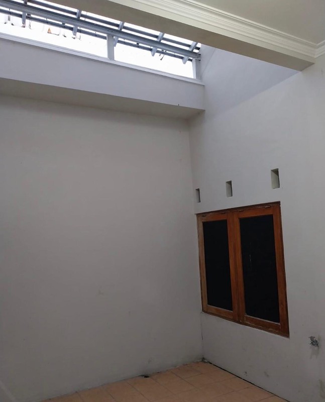 Rumah Semi Furnish Luas 240 Meter Persegi di Dalem Perum, Bangunharjo, Sewon Bantul 