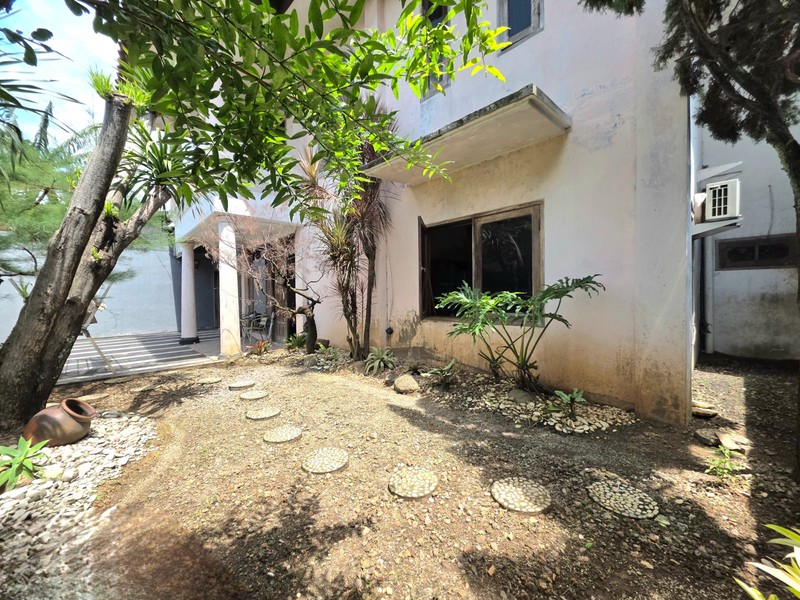 Rumah Hitung Tanah Di Jl Kesehatan Bintaro Jakarta Selatan