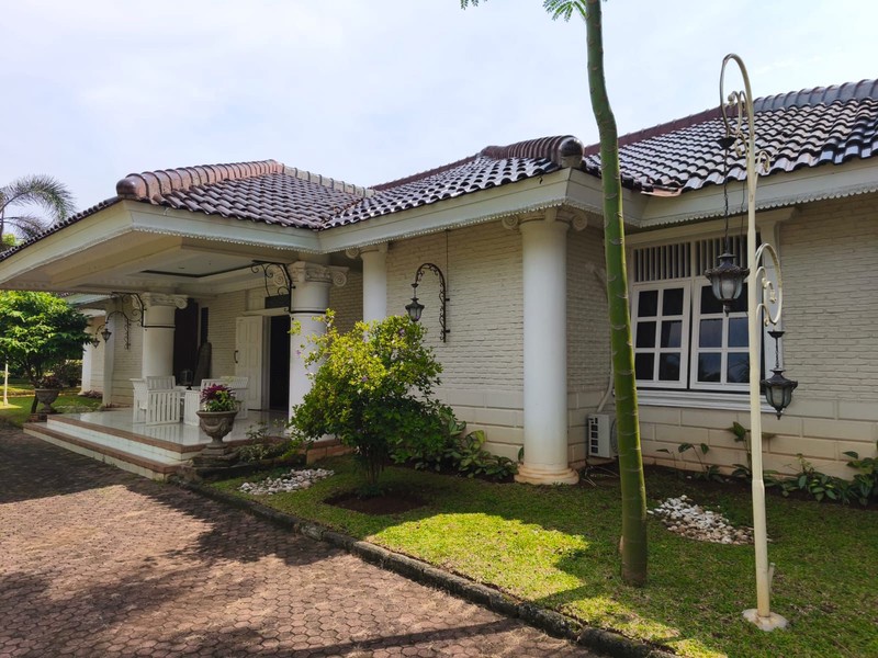 Rumah Bagus Di Jl Cendrawasih Raya Cirendeu Tangerang Selatan