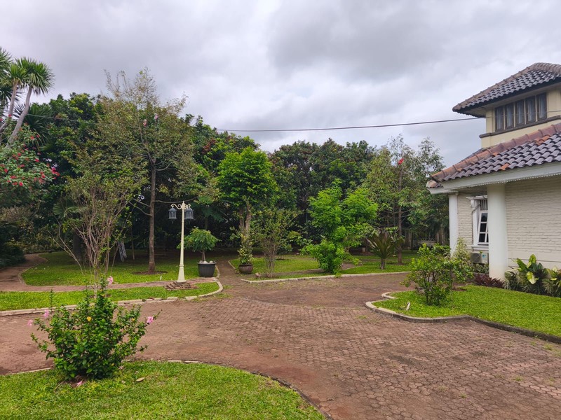 Rumah Bagus Di Jl Cendrawasih Raya Cirendeu Tangerang Selatan