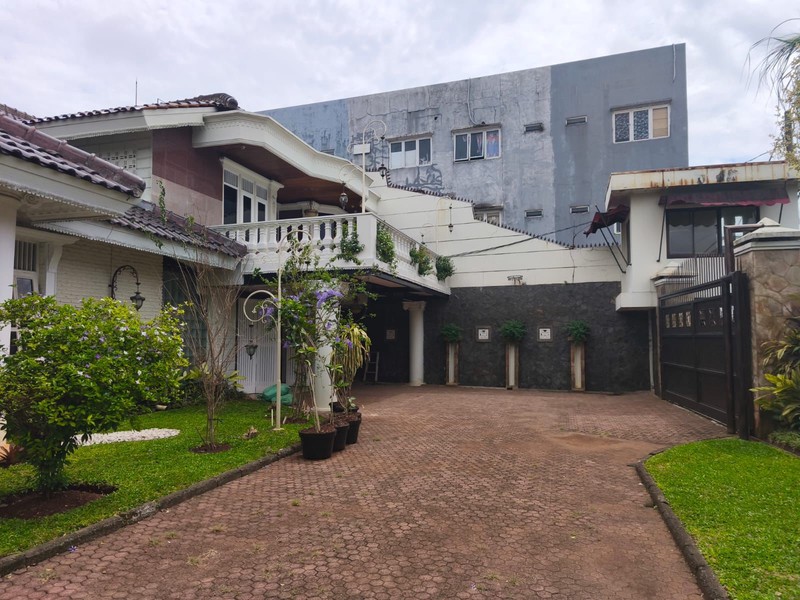 Rumah Bagus Di Jl Cendrawasih Raya Cirendeu Tangerang Selatan