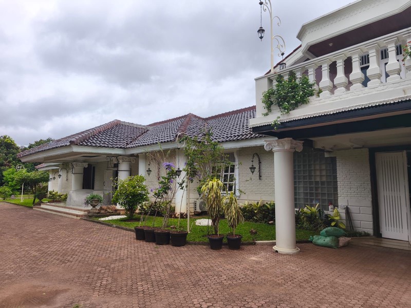 Rumah Bagus Di Jl Cendrawasih Raya Cirendeu Tangerang Selatan