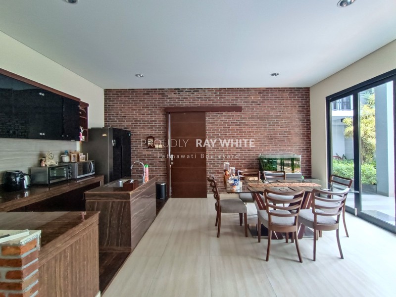 Rumah Bagus Di Jl H Syafiih Lebak Bulus Jakarta Sleatan