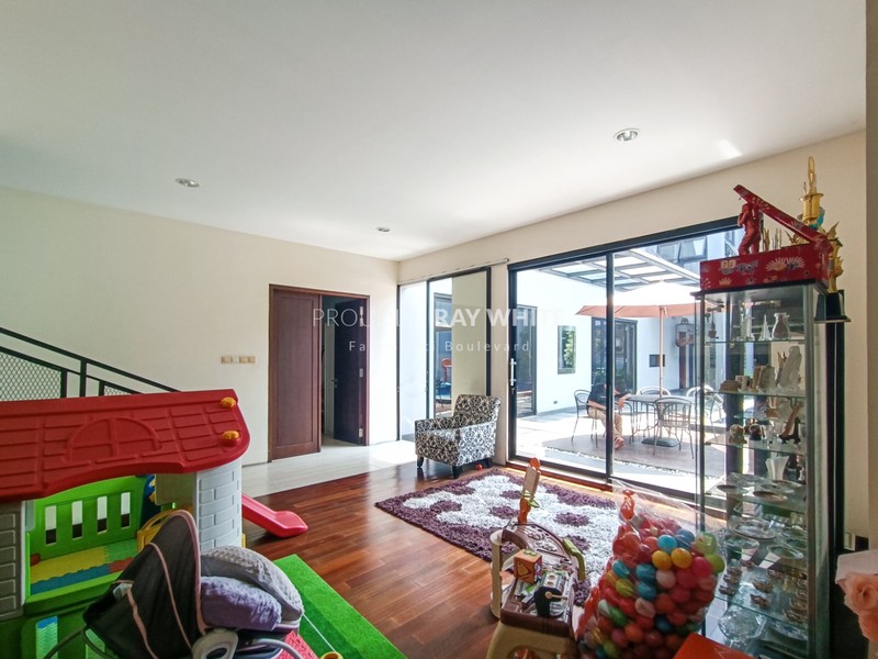 Rumah Bagus Di Jl H Syafiih Lebak Bulus Jakarta Sleatan