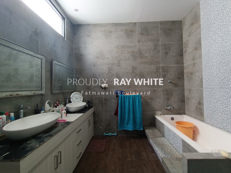 Rumah Bagus Di Jl H Syafiih Lebak Bulus Jakarta Sleatan