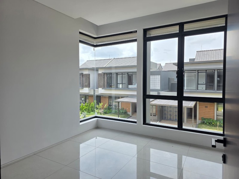 Rumah Kondisi Baru di Tatar Nilapadmi Kota Baru Parahyangan