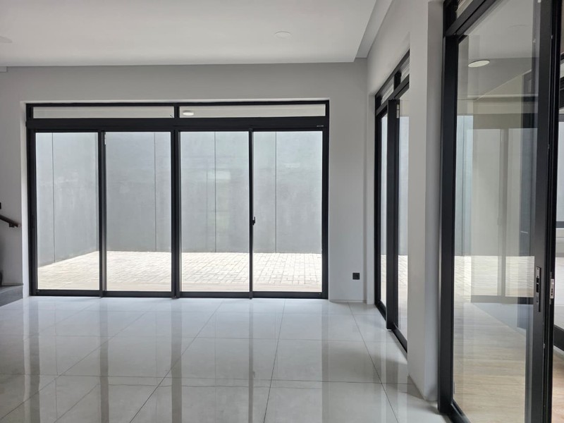 Rumah Kondisi Baru di Tatar Nilapadmi Kota Baru Parahyangan