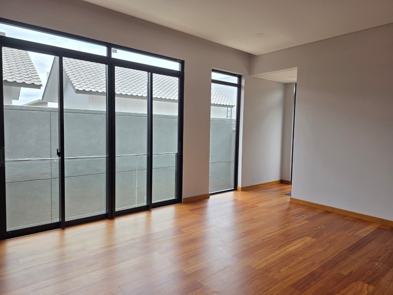 Rumah Kondisi Baru di Tatar Nilapadmi Kota Baru Parahyangan