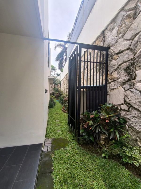 Dijual 450 m2 Rumah Palm Hill Citraland Surabaya Barat Lokasi Terdepan Dekat Sekolah Ciputra , Sekolah Sis, Gwalk, Patung Merlion