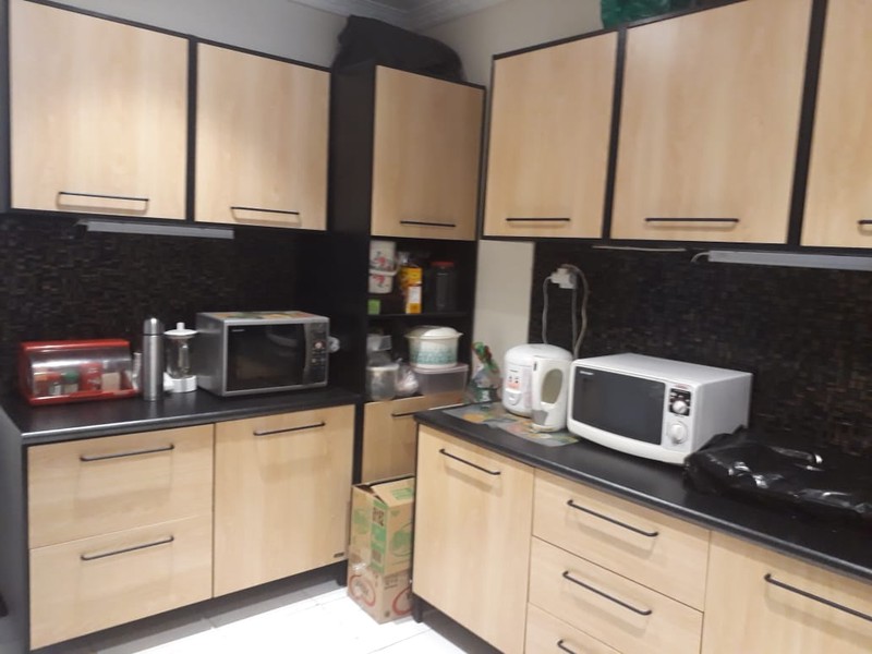 Rumah Siap Huni Posisi Hook & Hunian Nyaman @Bintaro