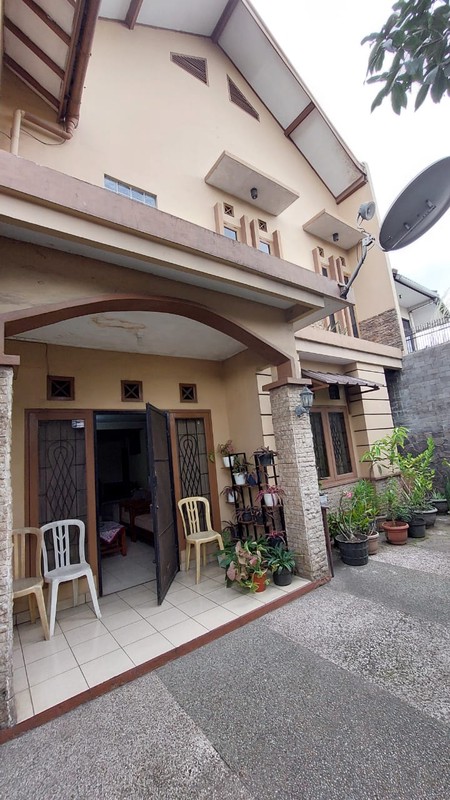 Rumah Siap Huni di jalan utama Taman Cibaduyut Indah Bandung