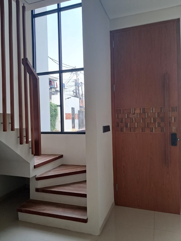 Jagakarsa Rumah Brand New Desain Minimalis Dekat Tol Brigif