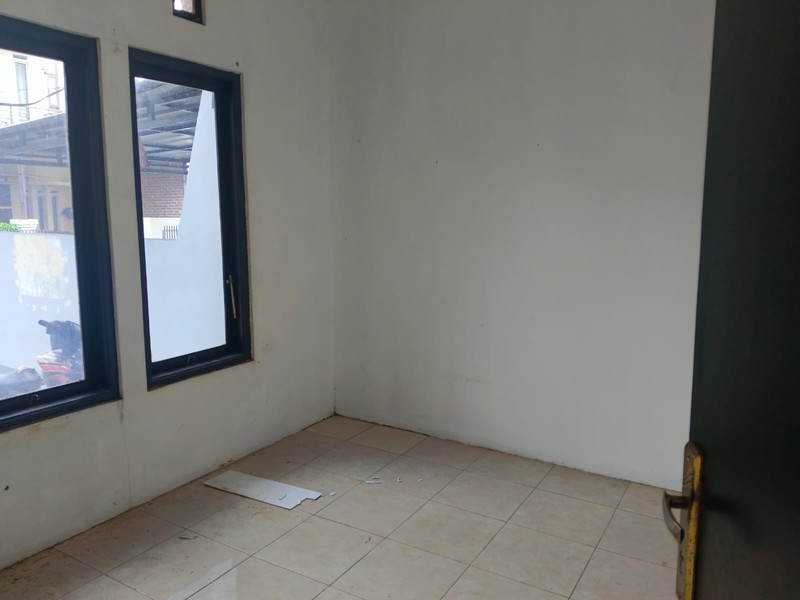 Rumah 2 lantai Siap Huni Harga terbaik lokasi strategis di puncak sariwangi asri jarang ada dekat kampus polban