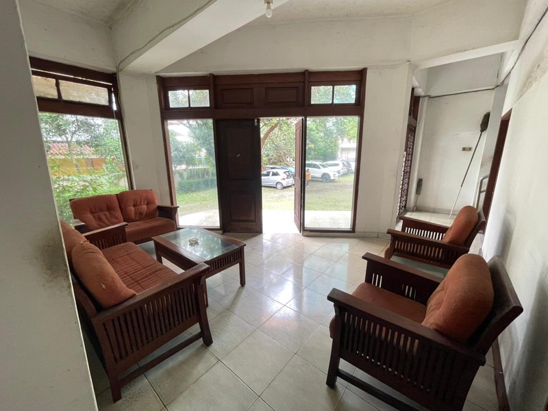 Disewakan Tanah 3.849 m² + Bangunan Besar di Jalur Busway Warung Buncit Jakarta Selatan-Cocok Sekolah / Sport Center / Komersial