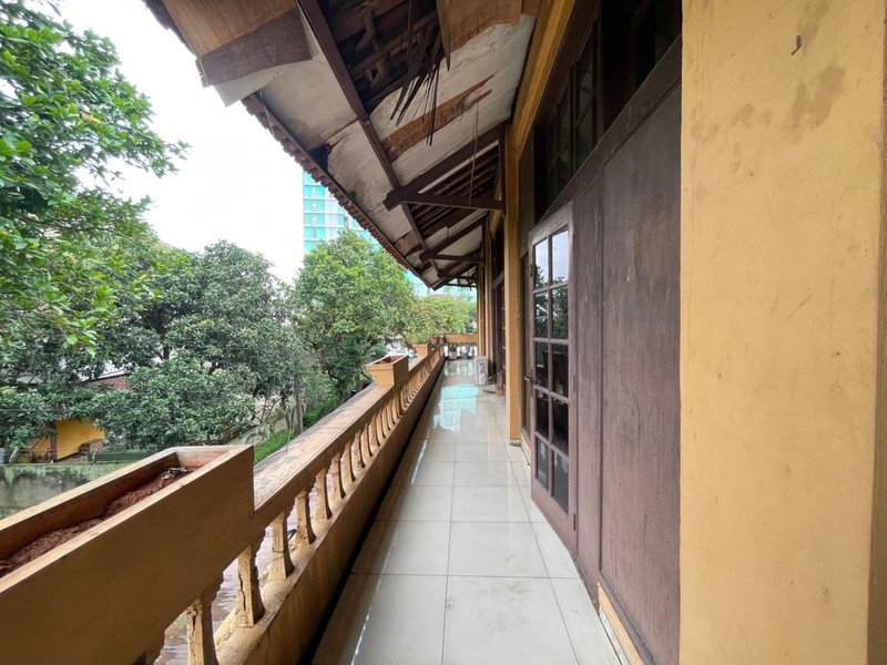 Disewakan Tanah 3.849 m² + Bangunan Besar di Jalur Busway Warung Buncit Jakarta Selatan-Cocok Sekolah / Sport Center / Komersial