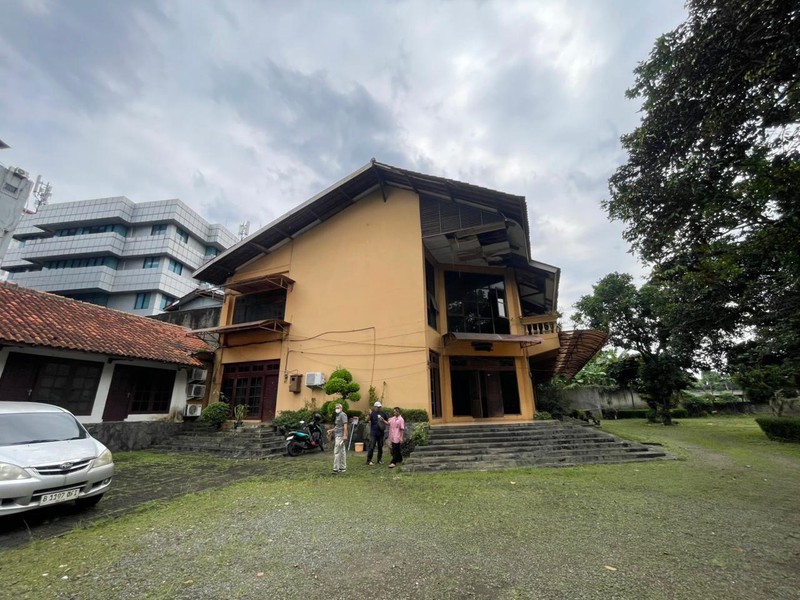 Disewakan Tanah 3.849 m² + Bangunan Besar di Jalur Busway Warung Buncit Jakarta Selatan-Cocok Sekolah / Sport Center / Komersial