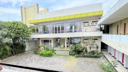 Dijual rumah usaha MERR Surabaya