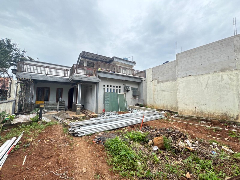 Jual Cepat! Rumah Besar di Sawangan - bisa untuk Gudang, Klinik, Kost