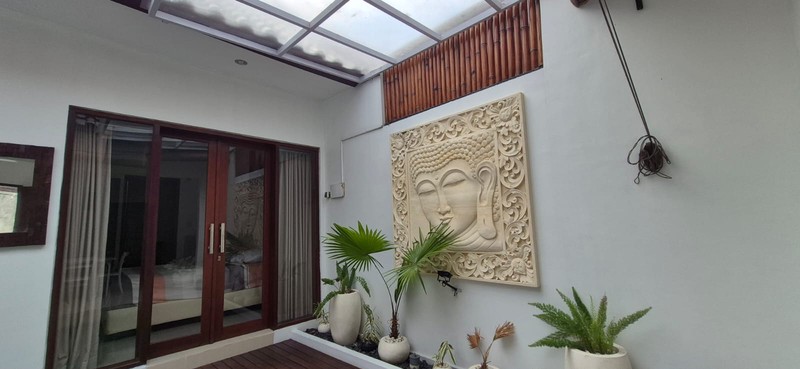 Leasehold  - Charming Villa for Sale in Kerobokan - Just 300m from Raya Canggu, Bali!