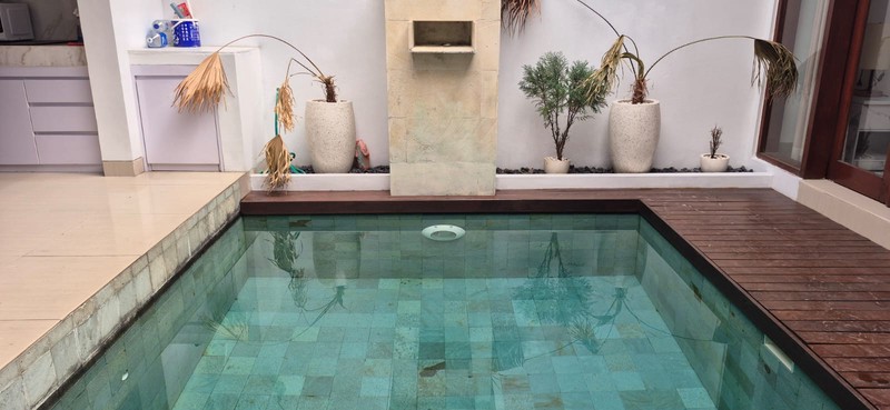 Leasehold  - Charming Villa for Sale in Kerobokan - Just 300m from Raya Canggu, Bali!