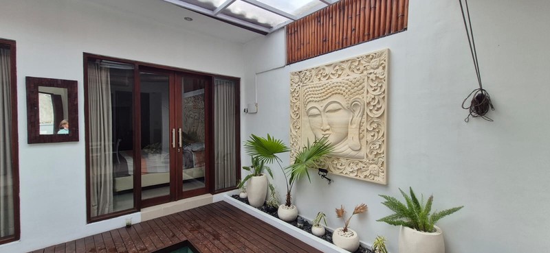 Leasehold  - Charming Villa for Sale in Kerobokan - Just 300m from Raya Canggu, Bali!