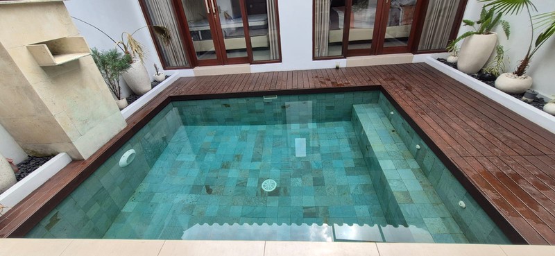 Leasehold  - Charming Villa for Sale in Kerobokan - Just 300m from Raya Canggu, Bali!