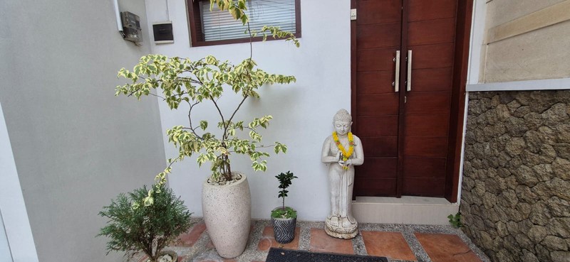 Leasehold  - Charming Villa for Sale in Kerobokan - Just 300m from Raya Canggu, Bali!